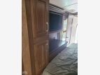 Thumbnail Photo 5 for 2017 Keystone Montana 3921FB